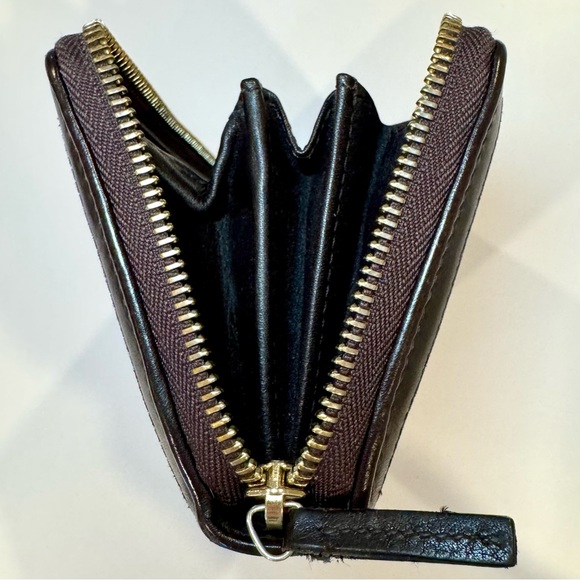 Gucci Sukey Zip Around Wallet In Dark Brown Leather W Goldtone GG Logo - Picture 15 of 16